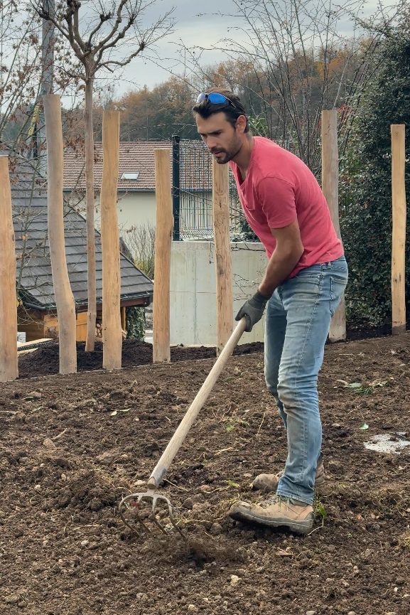 Épierrage du terrain à Groisy