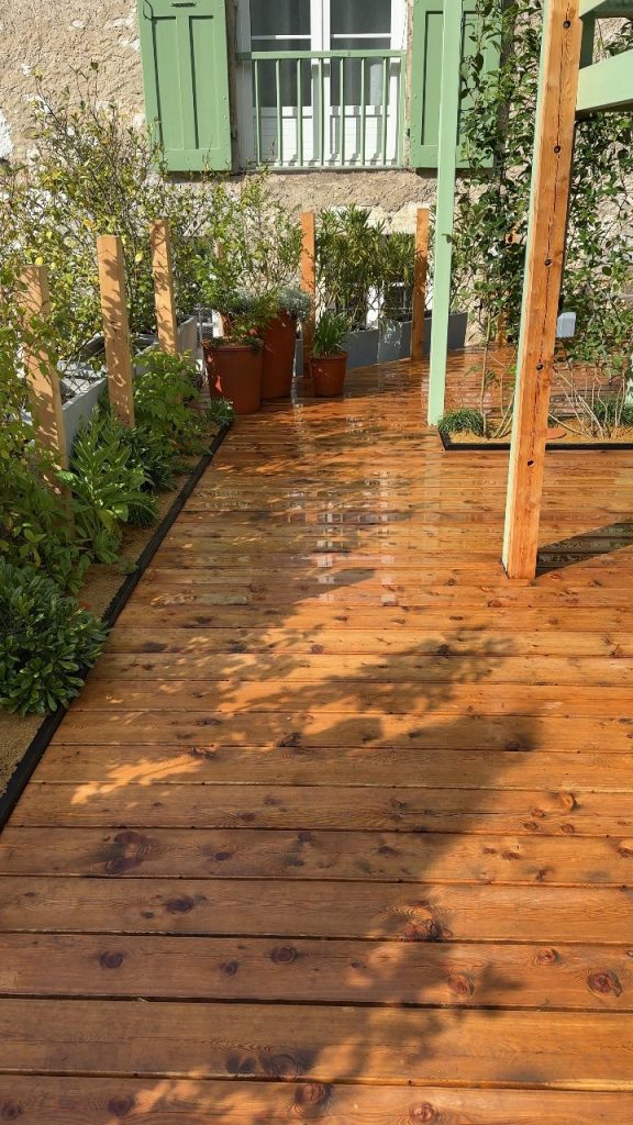 Vidéo : la terrasse terminée, autre vue à Sevrier (74)