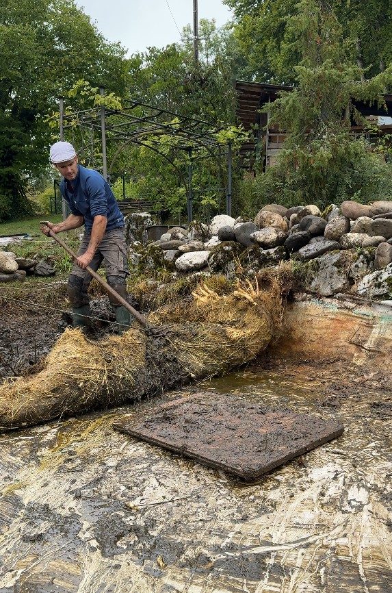 Fin de l’arrachage des plantes aquatiques, à Cruseilles (74)