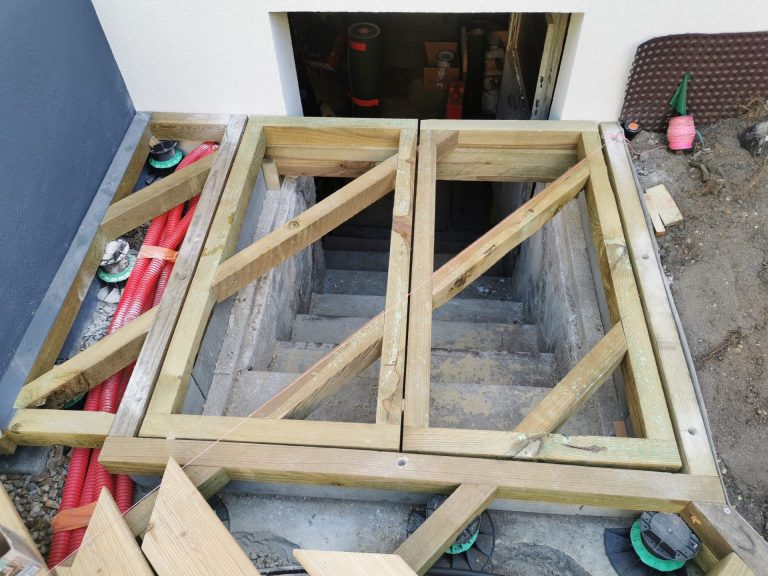 La structure amovible terminée pour l’accès à la cave à Colombes (92)